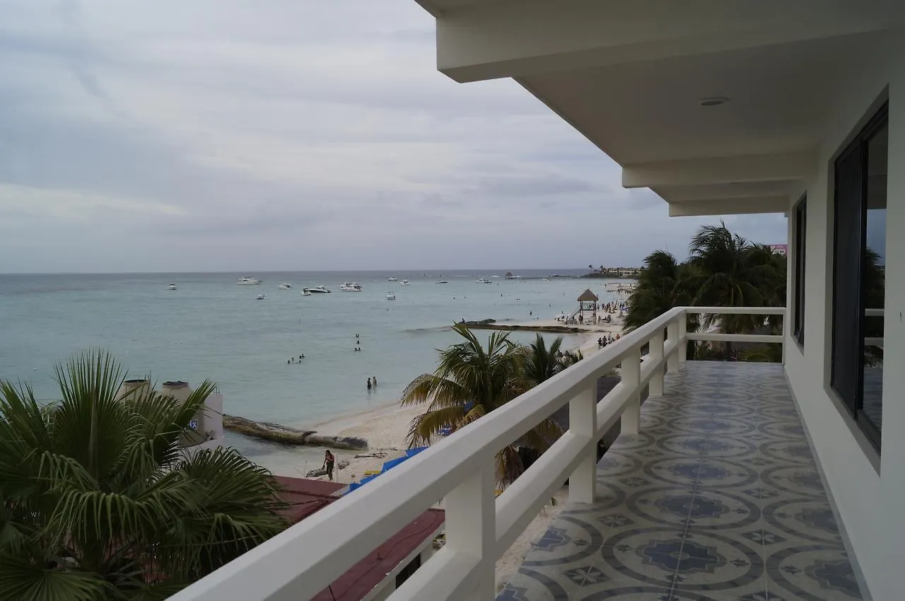 ***  Chichis And Charlies Beachfront Hotel Isla Mujeres México