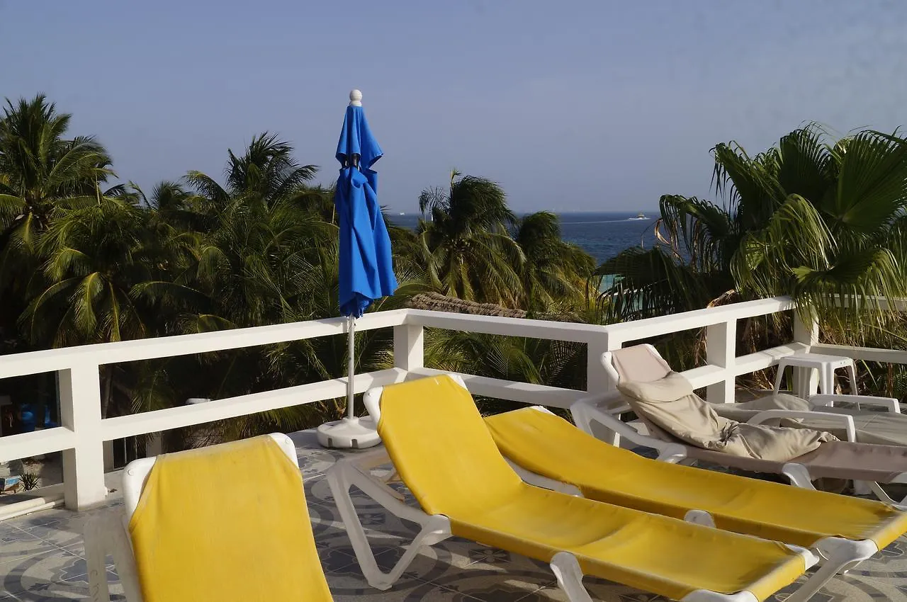 Chichis And Charlies Beachfront Hotel Isla Mujeres